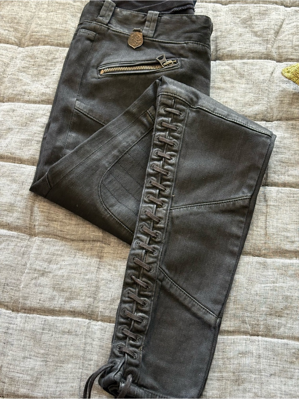 RALPH LAUREN BLACK COATED JEANS SIZE 27. ZIPPERS WITH SIDE LACES.
